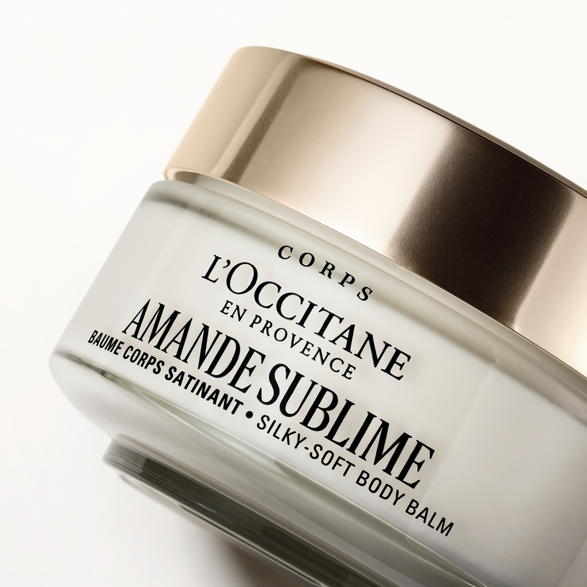 באלם שקדים לגוף