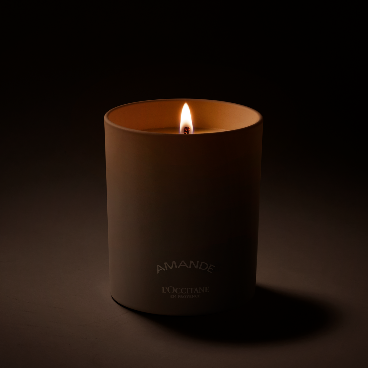 נר בניחוח שקדים ממכר