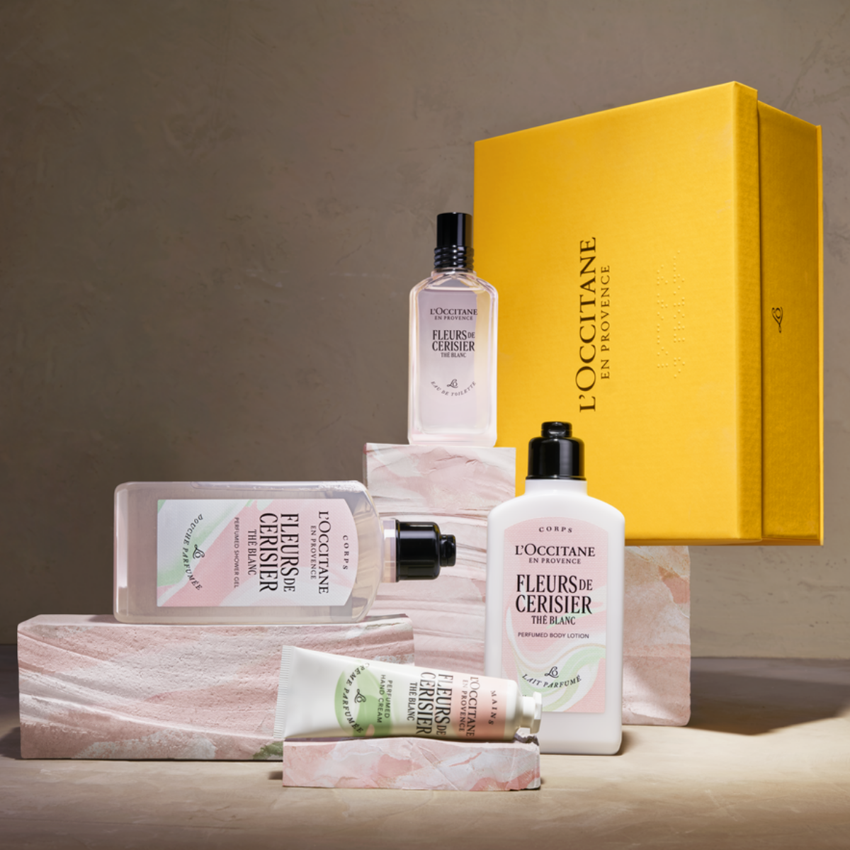 ג׳ל רחצה מבושם פריחת הדובדבן ותה לבן