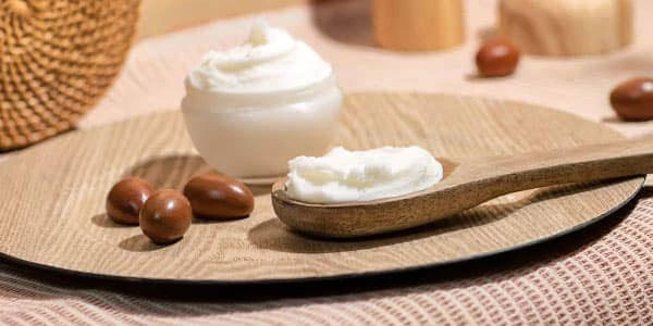 מוצרי חמאת שיאה מבית ל'אוקסיטן – קרם גוף ושפתיים – קולקציית קרמי ידיים של ל'אוקסיטן – רכות והזנה